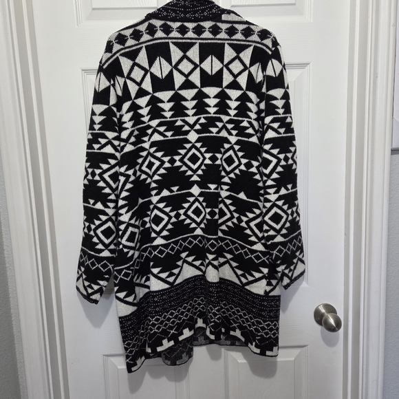 Frye Womens' Southwestern Patterned Jacquard Black & White Cardigan Size XL - Picture 5 of 11